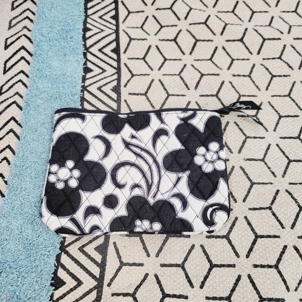 VERA BRADLEY BLACK & WHITE FLORAL POUCH